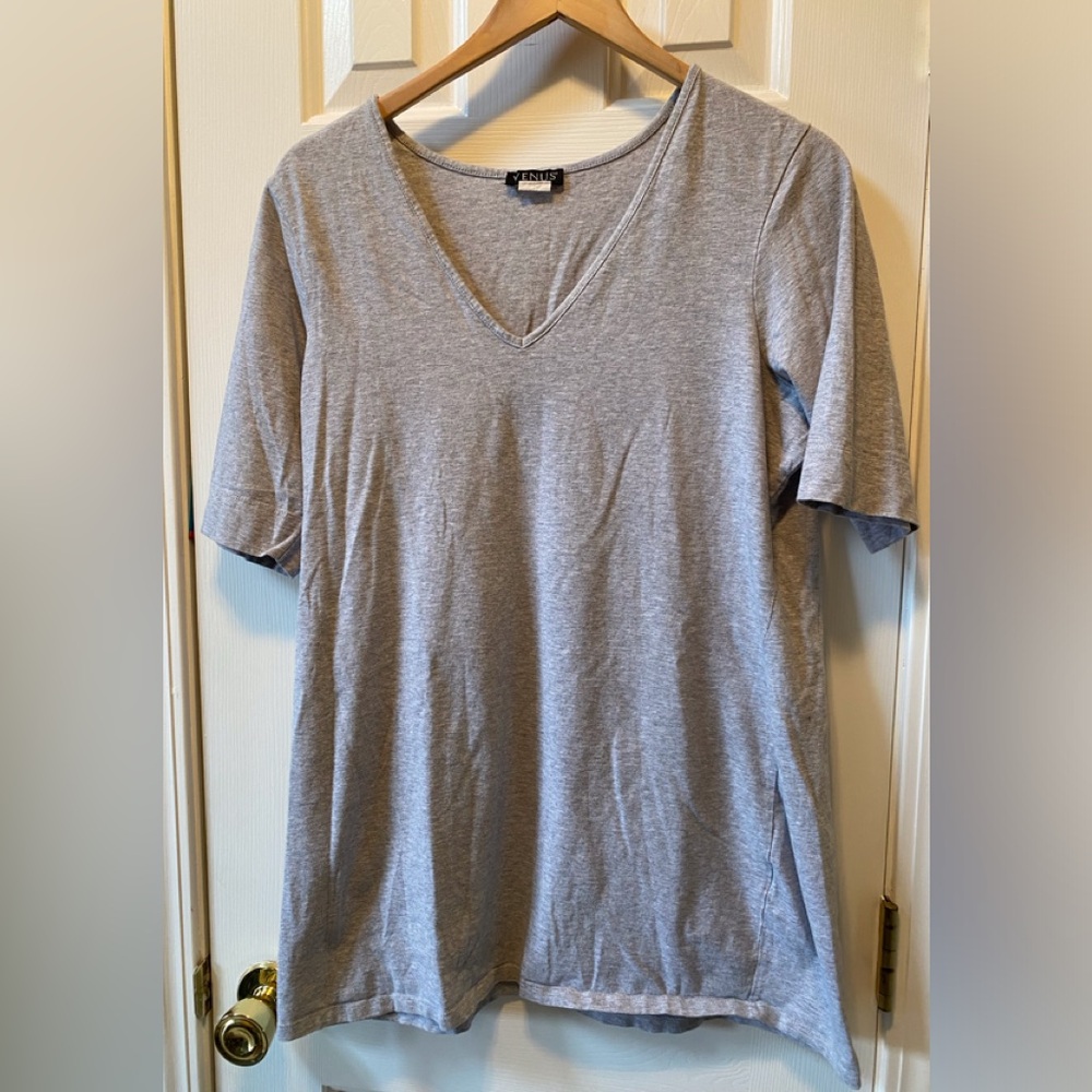 VENUS Nina Gray V-Neck Women's Top